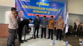 DPC Perhimpunan Peradi Selong saat membuka acara melakukan Muscab I yang berlokasi di Syariah Lombok Hotel. (Istimewa)