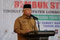 Bupati Lombok Timur, H.M. Sukiman Azmy.