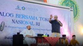 Oesman Sapta Odang (OSO), saat memberikan motivasi kepada para santri Pompes Al-Ashriyyah Nurul Iman Islamic Boarding School. (Istimewa) 