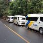 Kendaraan Damri parkir di jalur pusuk Sembalun. Photo: facebook damri)