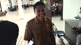 Kepala Dinas Penanaman Modal dan Perizinan Terpadu Satu Pintu (DPMPTSP) Lotim, Husnul Basri. (dok:lombokini.com)