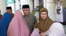 Ketua PD NWDI Lombok Timur, HM Syamsul Luthfi di acara Halal Bihalal. (Lombokini.com)