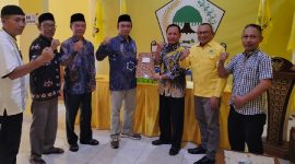 HM. Syamsul Luthfi  resmi mendaftarkan diri sebagai bakal calon bupati Lombok Timur 2024 melalui DPD II Partai Golkar. (foto/www.lombokini.com)