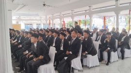 Wajah baru PPK dikukuhkan KPU Lotim untuk Pilkada Lombok Timur 2024. (Foto : www.lombokini.com)