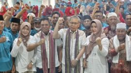 Momen setelah pelantikan Tim Pemenangan dan Pengukuhan relawan Lombok Timur Smart Wilayah Dapil I. (sumber: istimewa)