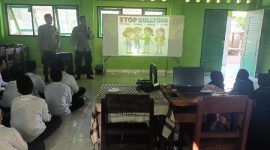 Sosialisasi perilaku bullying, tertib berlalu lintas, dan penyalahgunaan narkoba di Yayasan Daarunniyah Assa Idah NW Pancor Manis. (foto: istimewa)