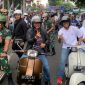 Pj Gubernur NTB, Hasanuddin beserta Pj Bupati , HM. Juaini Taofik dan Komandan Kodim 1615/Lombok Timur Letnan Kolonel Inf Bayu Sigit Dwi Untoro, didampingi istri masing-masing saat ikut konvoi pada rangkaian acara Harganas. (foto: lombokini.com/ong).