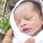 Tega! Bayi Malang di Lombok Timur Dibuang di Tengah Kebun. (foto: lombokini.com/istimewa)