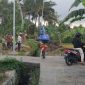 Pembukaan Jalan Usaha Tani (JUT) di Subak Bilasundung Desa Paok Pampang, Sukamulia, dikerjakan meski masih berkonflik dan tidak ada papan informasi. (foto: lombokini.com/ong)