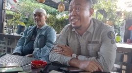 Tim pemenangan Paslon Cabub-Cawabup Lotim, H. M. Syamsul Luthfi-H. Abdul Wahid (Luthfi-Wahid), H. Usmar Iwan Surambian dan Heri Sabri Akbar. (www.lombokini.con).