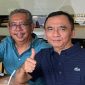 Wakil Ketua DPD PDI NTB, H. Ruslan Turmuzi dan bakal calon bupati Lombok Timur, H. M. Syamsul Luthfi. (Foto: Lombokini.com).