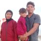 Alm. Gafur mengabadikan momen bersama anak dan istrinya sebelum mengadu nasip ke Negeri Jiran, Malaysia. (foto: lombokini.com/istimewa)