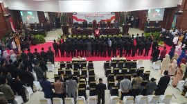 50 Anggota DPRD Lombok Timur Dilantik. (foto: istinewa)