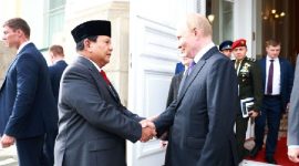 Menteri Pertahanan Republik Indonesia (RI), Prabowo Subianto bersama Presiden Rusia, Vladimir Putin. (foto: gerindra.id)