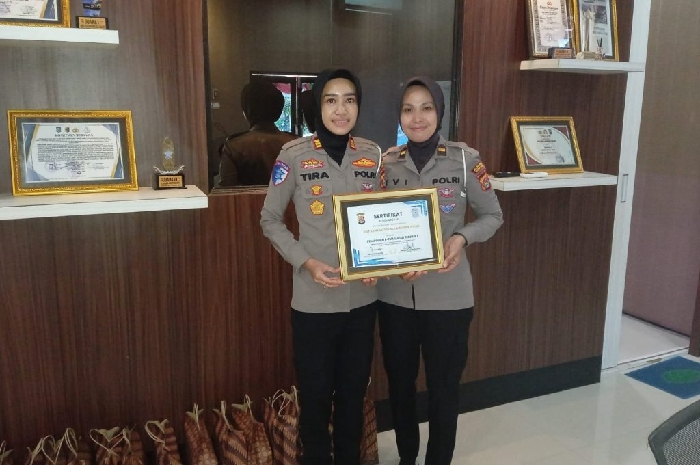 Satuan Lalu Lintas Polres Lombok Timur Raih Penghargaan Juara Terbaik I Pelaporan E-Turjawali dari Mabes Polri. (Foto: Lombokini.com/Sat Lantas Polres Lotim)