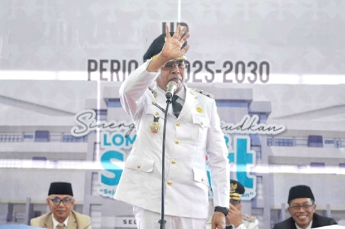 Bupati Lombok Timur, H. Haerul Warisin (Haji Iron). (Foto: Lombokini.com).