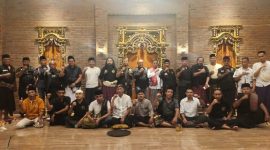 Ketum DPP Laskar Sasak Resmikan Tim Reaksi Cepat di HUT ke- IX Ormas. (Foto: Lombokini.com/Dok. Pribadi).