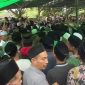 Ribuan Jema'ah Padati Pemakaman Guru Ukit, Tokoh Spiritual Kontroversial asal Lombok Timur. (Foto: Lombokini.com/Tangkapan Layar).