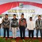 Bupati Lombok Timur Haerul Warisin mengukuhkan delapan staf khusus di Pendopo Bupati, Kamis 10 April 2025. (Foto: Lombokini.com).