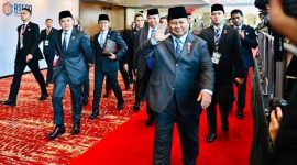Presiden RI, Prabowo Subianto mengikuti sesi retreat yang berlangsung di Ruang Konferensi, Kuala Lumpur Convention Centre (KLCC), pada Senin, 26 Mei 2025. (Foto: Lombokini.com/BPMI Setpres/Laily Rachev).