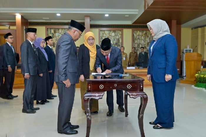 Wagub NTB Tekankan Amanah Jabatan dalam Pelantikan Pejabat Fungsional. (Foto: Lombokini.com).