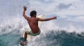 Wisata Pantai Ekas Lombok Timur: Ombak Eksotis dan Ketimpangan Manfaat untuk Pelaku Lokal. (Foto: Lombokini.com/Tangkapan Layar)