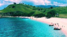 Warga Sekaroh Desak Bupati Lotim Tertibkan Pantai Pink Seperti Teluk Ekas. (Foto: Lombokini.com/Penjelajah).