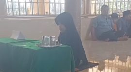 Haerun Niza, Santri Kelas 4 SD Ponpes Darrussomad, Menyelesaikan Ujian Tahfidz dengan Khidmat dan Sempurna, Ahad, 15 Juni 2025. (Foto: Lombokini.com/Tangkapan Layar).

