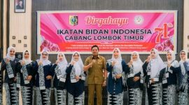 Bupati Lombok Timur: Bidan Kunci Tekan Kematian Ibu dan Bayi. (Foto: Lombokini.com).