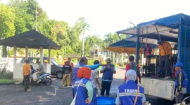 Kemensos Kirim Logistik Darurat dan Dirikan Dapur Umum untuk Korban Banjir Mataram. (Foto: Lombokini.com/Kemensos).