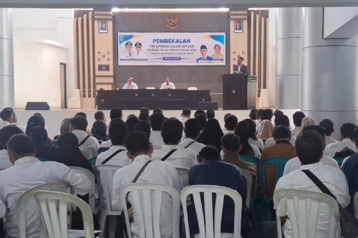 Pembekalan Tim Operasi Kejar (Opjar) Piutang Pajak PBB-P2 Tahun 2025 tingkat Kabupaten Lombok Timur, Rabu 2 Juli 2025. (Foto: Lombokini.com).