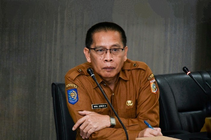 Wabup Lotim H. Moh. Edwin Hadiwijaya memimpin Sosialisasi SIMDA BMD Online di Kantor Bupati Lombok Timur, 22 Juli 2025. (Foto: Lombokini.com/Pemkab Lotim).