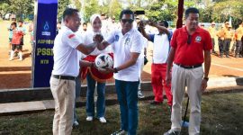 Bupati Lombok Timur Resmi Buka Piala Soeratin U-17 Regional NTB. (Foto: Lombokini.com).
