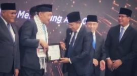 Bupati H. Haerul Warisin Raih Penghargaan Nasional Sebagai Kepala Daerah Pendukung Zakat. (Foto: Lombokini.com/Istimewa).