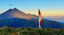 Pelajar SMA IT Yarsi Mataram Tewas Jatuh ke Jurang Saat Turun dari Bukit Sempana Sembalun. (Foto: Lombokini.com).