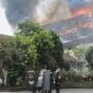 Massa Bakar dan Jarah Gedung DPRD NTB. (Foto: Lombokini.com).