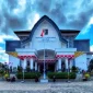 Tampak Depan Gedung DPRD Lombok Timur yang menjadi tempat wakil rakyat diminta mengkaji ulang kenaikan tarif PBB-P2. (Foto: Lombokini.com).