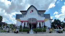 Gedung Kantor DPRD Lombok Timur. (Foto: Lombokini.com).