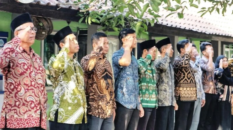 SMKN 1 Jerowaru Raih Rekor Kehadiran Guru Tertinggi di Lombok Timur via E-Sensi. (Foto: Lombokini.com/Istimewa).