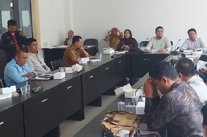 Nasabah BRI Laporkan Kelalaian Bank ke DPRD Lotim, Desak OJK Bersikap Tegas. (Foto: Lombokini.com).