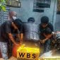 Tim Gabungan BBPOM Mataram memusnahkan kosmetik berbahaya di Lombok Timur. (Foto: Lombokini.com/BBPOM Mataram).