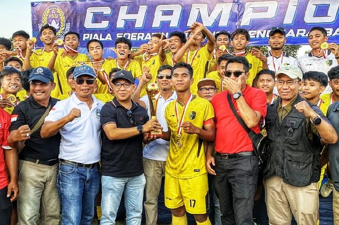 Perslotim U-17 Juara Piala Soeratin NTB 2025, Lolos ke Nasional. (Foto: Lombokini.com).