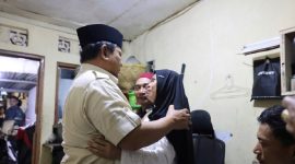Presiden RI Prabowo Subianto Melayat ke Keluarga Ojol Affan, Janjikan Pengusutan Tuntas. (Foto: Lombokini.com).