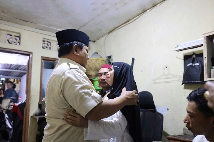 Presiden RI Prabowo Subianto Melayat ke Keluarga Ojol Affan, Janjikan Pengusutan Tuntas. (Foto: Lombokini.com).