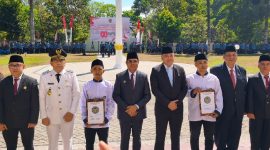 Bupati Lombok Timur Serahkan Remisi Umum dan Dasawarsa pada HUT RI ke-80. (Foto: Lombokini.com).