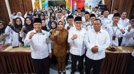 Wakil Menteri Agama Romo Muhammad Syafii saat memberikan pembinaan di MTsN 2 Sidoarjo, Senin 4 Agustus 2025. (Foto: Lombokini.com/Kemenag.go.id).