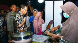 Bukan Bazar Biasa: Car Free Night Lombok Timur Dongkrak Perekonomian UMKM Lokal. (Foto: Lombokini.com).
