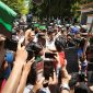 Mahasiswa Lombok Timur Demo di Kantor Bupati Tuntut Peninjauan Kenaikan PBB dan Insentif untuk Pejabat, Rabu 3 September 2025. (Foto: Lombokini.com).