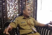 Sekwan DPRD Lotim Sampaikan Klarifikasi Terkait Video Viral Pembagian Nasi. (Foto: Lombokini.com).
 