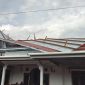 Cuaca Ekstrem Terjang Sumbawa Barat, Sejumlah Rumah Warga Rusak. (Foto: Lombokini.com/hariant).